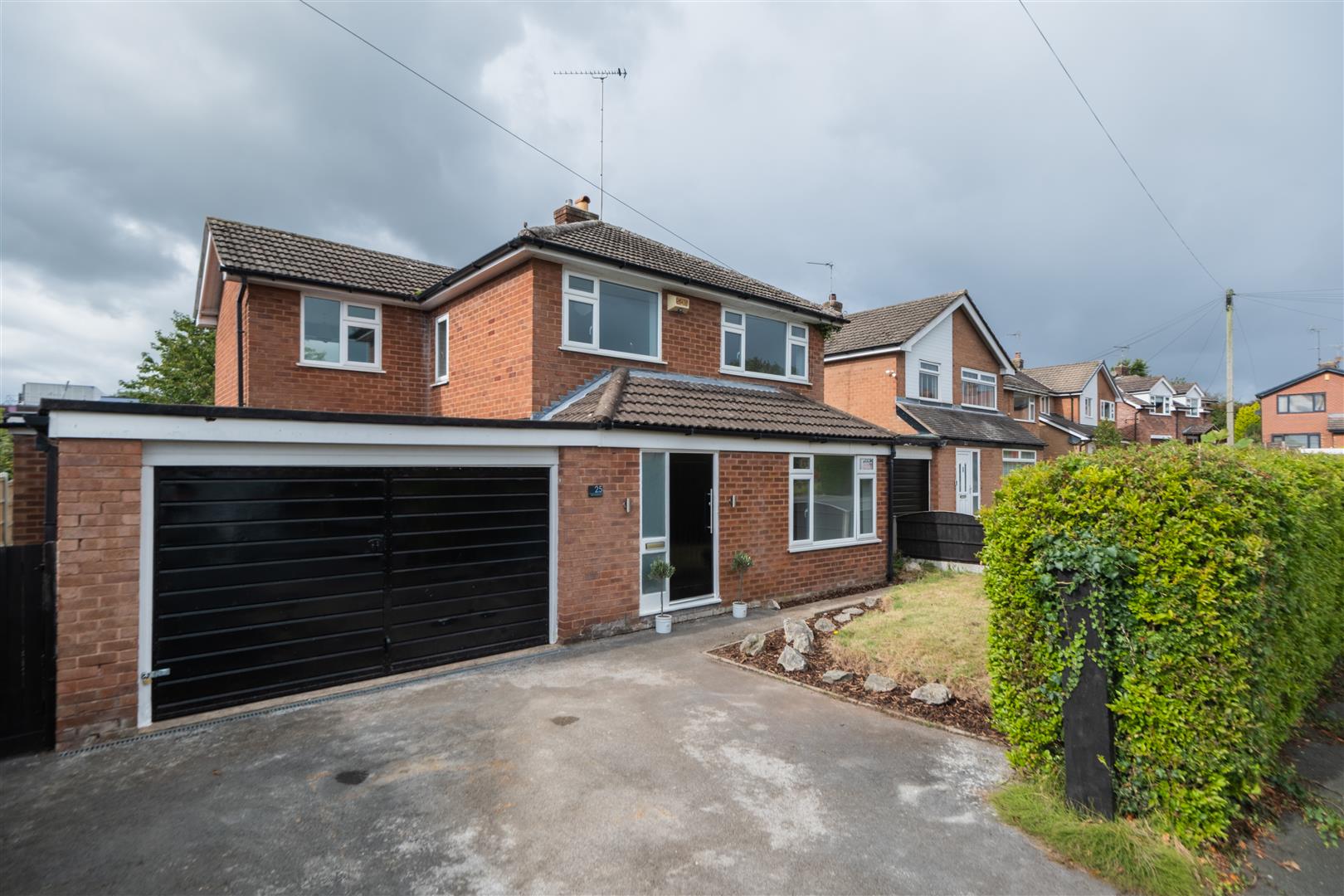 4 bedroom  Detached House for Sale in Tarporley